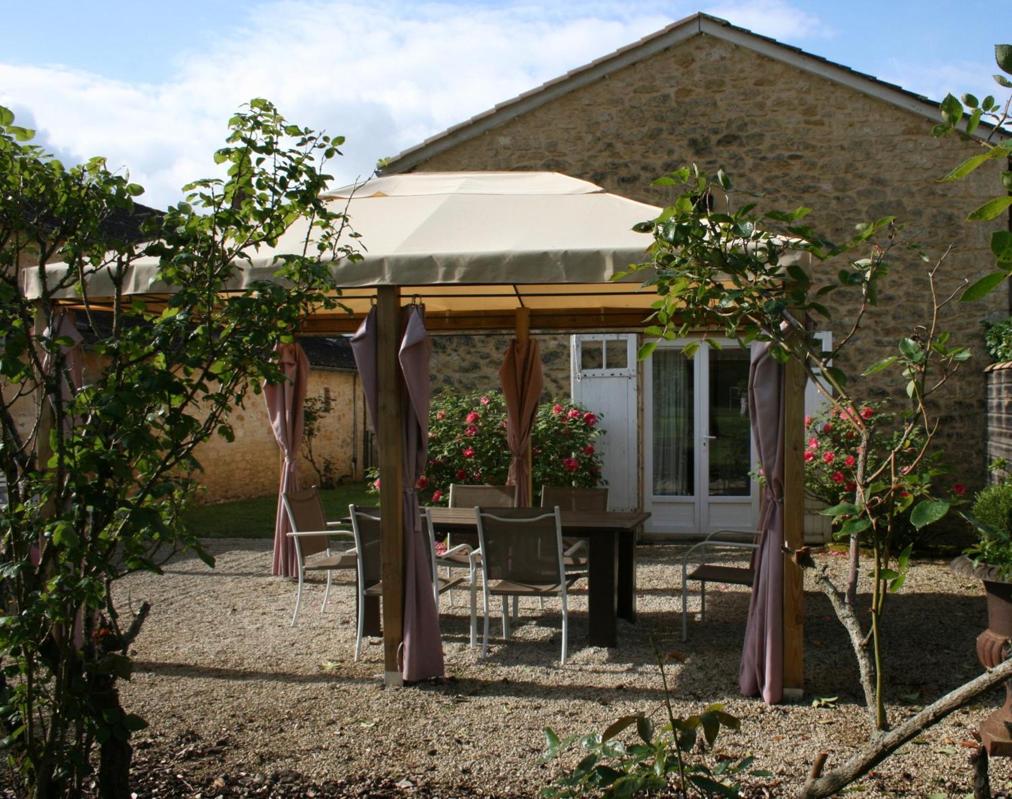 Domaine Des Hirondelles Villa Saint-Vincent-de-Cosse Exterior photo